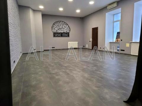 комерційна за адресою Академіка Богомольця вул., 5