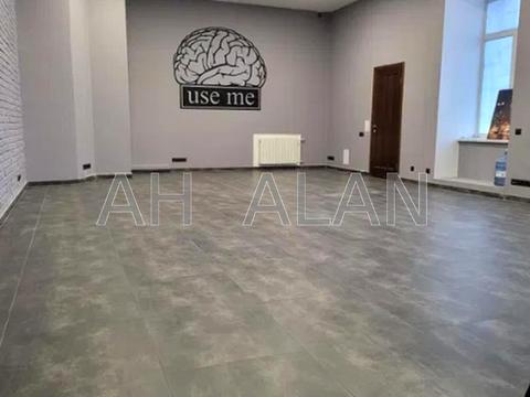 комерційна за адресою Академіка Богомольця вул., 5