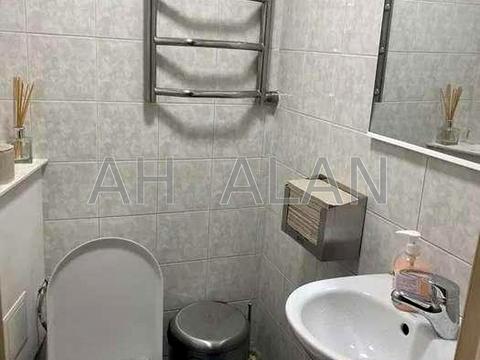 комерційна за адресою Академіка Богомольця вул., 5