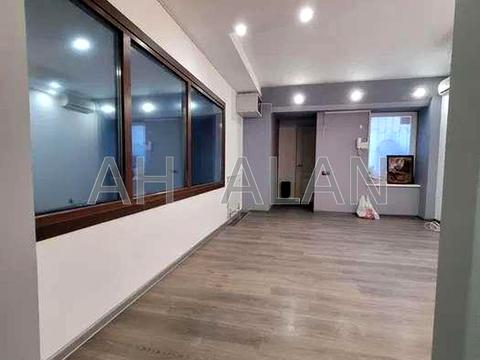 комерційна за адресою Академіка Богомольця вул., 5