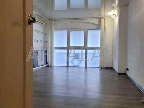 комерційна за адресою Академіка Богомольця вул., 5