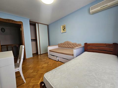 квартира за адресою Зоряний бульв., 1