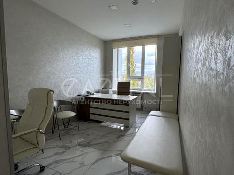 коммерческая по адресу Николая Амосова ул., 6