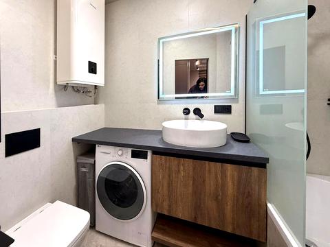 квартира за адресою Михайла Максимовича вул. (Онуфрія Трутенка), 28-Е