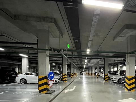 квартира за адресою Михайла Максимовича вул. (Онуфрія Трутенка), 28-Е