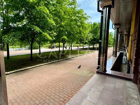 комерційна за адресою Оболонська набережна вул., 19