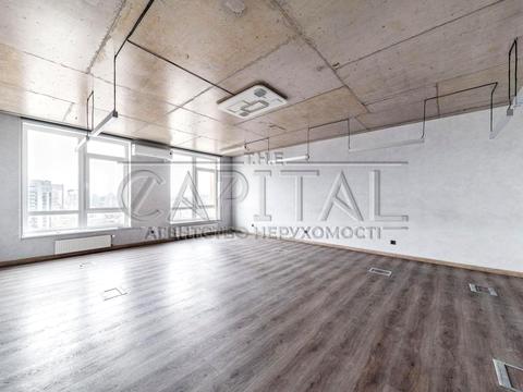 комерційна за адресою Жилянська вул., 1-А