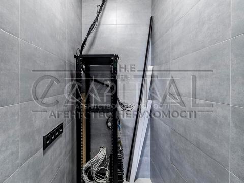 комерційна за адресою Жилянська вул., 1-А