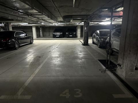 паркоместо по адресу Черниговская ул. (Черниговская), 8-ж