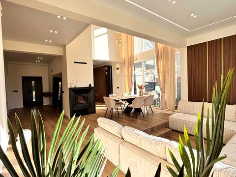 будинок за адресою набережна Василя Стефаника вул.