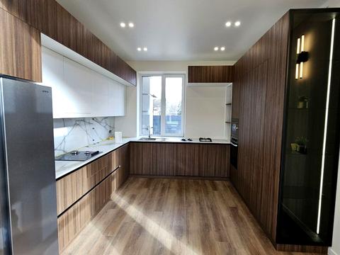 будинок за адресою набережна Василя Стефаника вул.