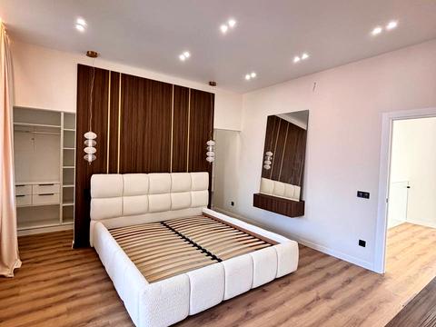 будинок за адресою набережна Василя Стефаника вул.