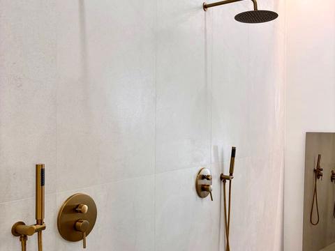 будинок за адресою набережна Василя Стефаника вул.