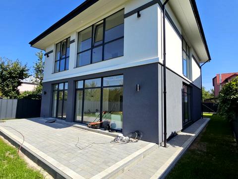 будинок за адресою набережна Василя Стефаника вул.