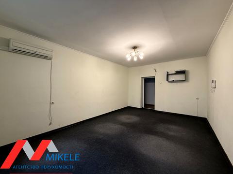 комерційна за адресою Мала Житомирська вул., 10