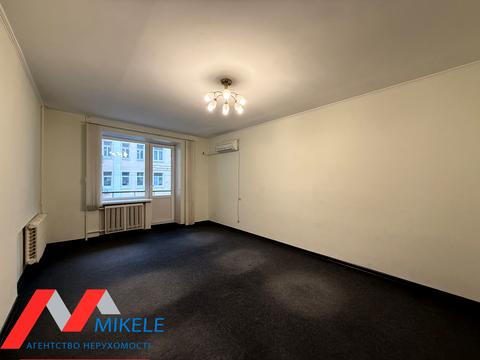 комерційна за адресою Мала Житомирська вул., 10