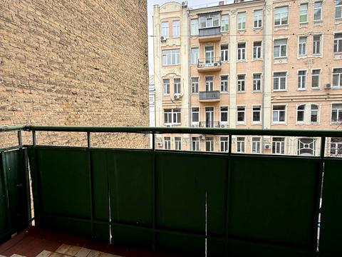 комерційна за адресою Мала Житомирська вул., 10