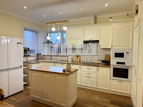 дом по адресу Січова ул.