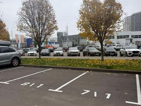 паркомісце за адресою Дніпровська набережна вул., 14