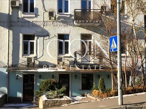 комерційна за адресою Тарасівська вул., 16