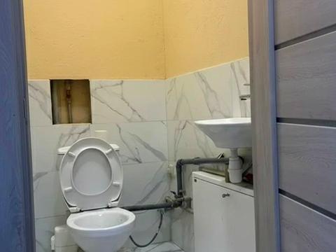 комерційна за адресою Володимира Івасюка вул., 76а