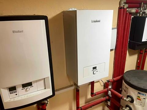 комерційна за адресою Володимира Івасюка вул., 76а