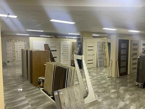 комерційна за адресою Володимира Івасюка вул., 76а