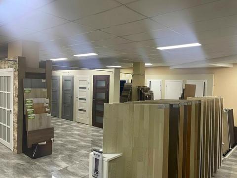 комерційна за адресою Володимира Івасюка вул., 76а