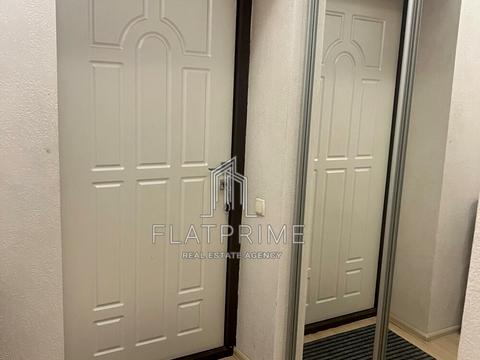 квартира за адресою Академіка Єфремова вул. (Командарма Уборевича), 8-А