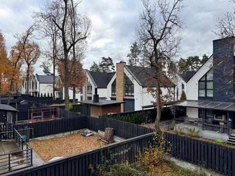 дом по адресу Евгения Коновальца ул.