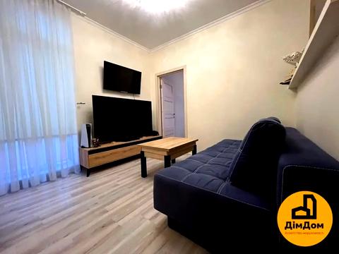 квартира за адресою Регенераторна вул., 4 к4