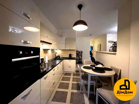 квартира за адресою Регенераторна вул., 4 к4