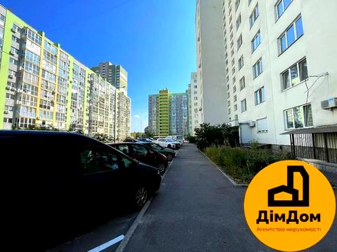 квартира за адресою Миколи Хвильового вул., 1