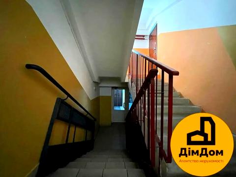 квартира за адресою Миколи Хвильового вул., 1