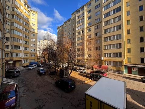 квартира за адресою Василя Симоненка вул., 35