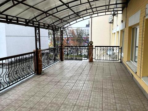 комерційна за адресою Верхній Вал вул., 4