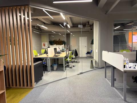 комерційна за адресою Сім'ї Прахових вул. (Гайдара), 50