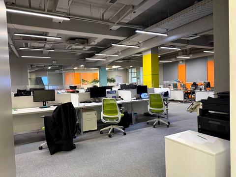 комерційна за адресою Сім'ї Прахових вул. (Гайдара), 50