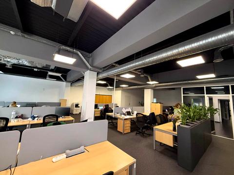 комерційна за адресою Сім'ї Прахових вул. (Гайдара), 50