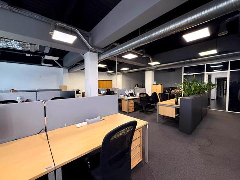 комерційна за адресою Сім'ї Прахових вул. (Гайдара), 50