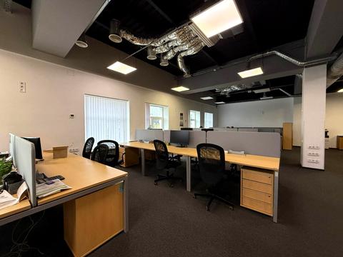 комерційна за адресою Сім'ї Прахових вул. (Гайдара), 50