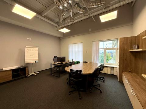 комерційна за адресою Сім'ї Прахових вул. (Гайдара), 50