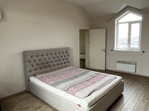 будинок за адресою с. Погреби, Центральна