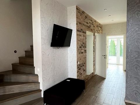 будинок за адресою с. Погреби, Центральна