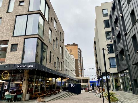 комерційна за адресою Зарічанська вул., 13В