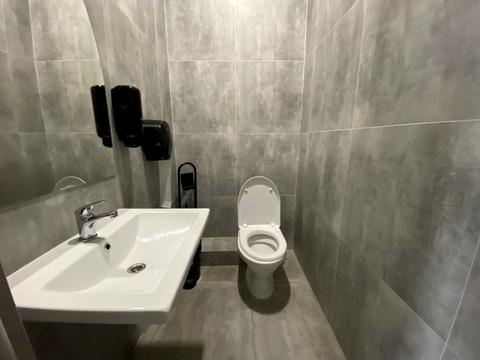 комерційна за адресою Зарічанська вул., 13В