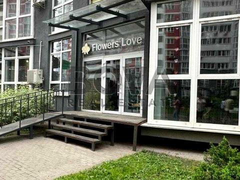 комерційна за адресою Драгоманова вул., 2-А