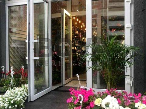 комерційна за адресою Драгоманова вул., 2-А