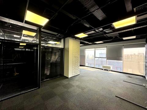 комерційна за адресою Вадима Гетьмана вул., 6