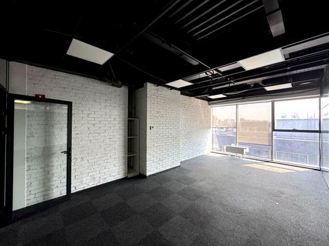 комерційна за адресою Вадима Гетьмана вул., 6